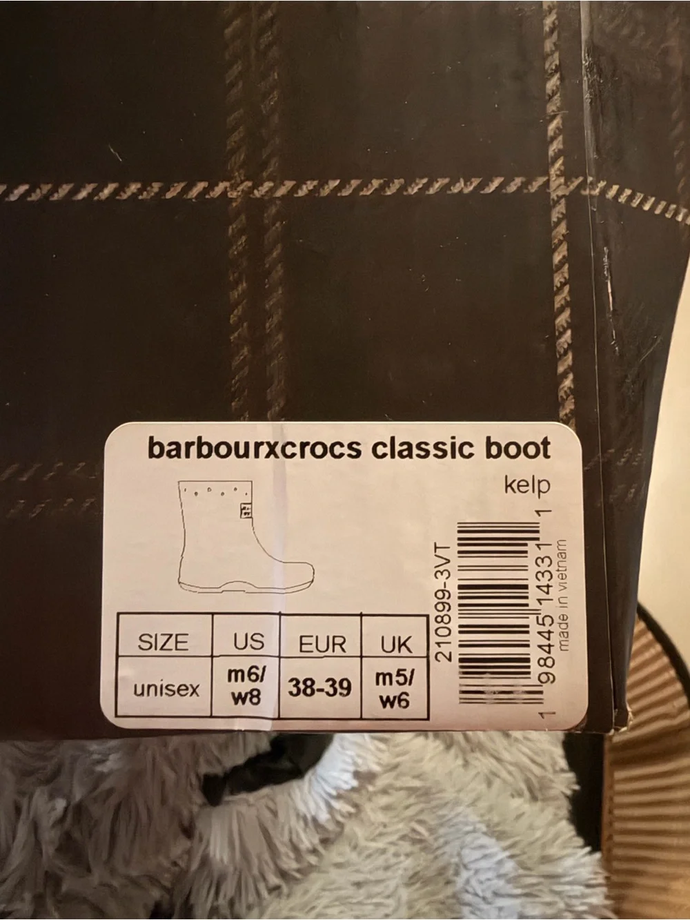 Barbour Crocs Women’s size 8